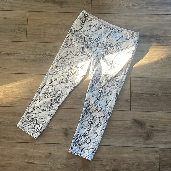 Marika Sport white marbled capri leggings - Picture 8 of 10